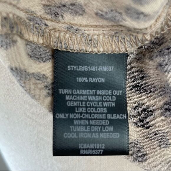 NWT Sanctuary Leopard Print V-Neck Blouse Top Size M - Picture 5 of 6